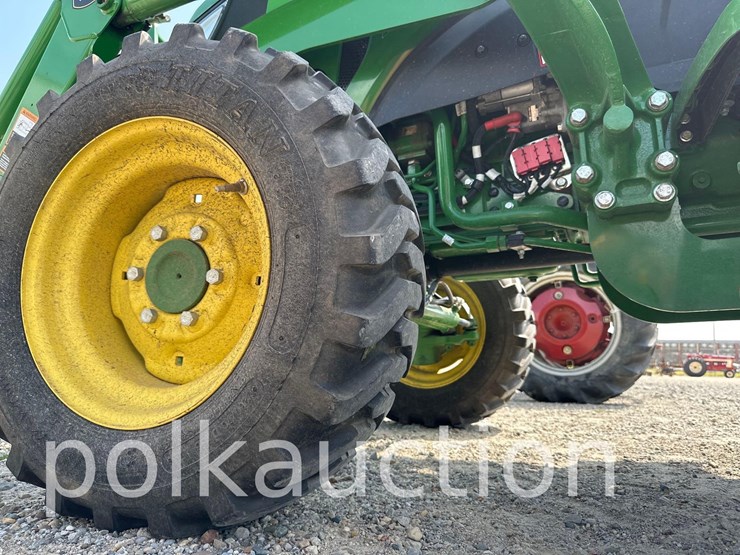 john-deere-4052m-image-6