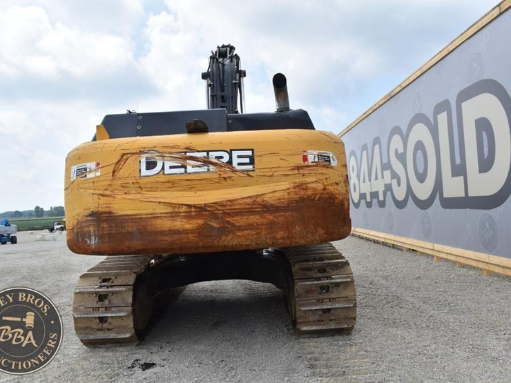 2013-deere-350g-lc-image-7