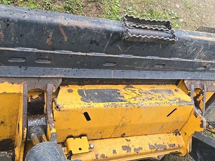 2018-deere-333g-image-20