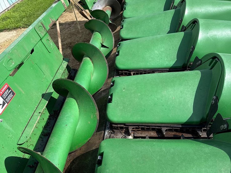 2012-john-deere-608c-image-19