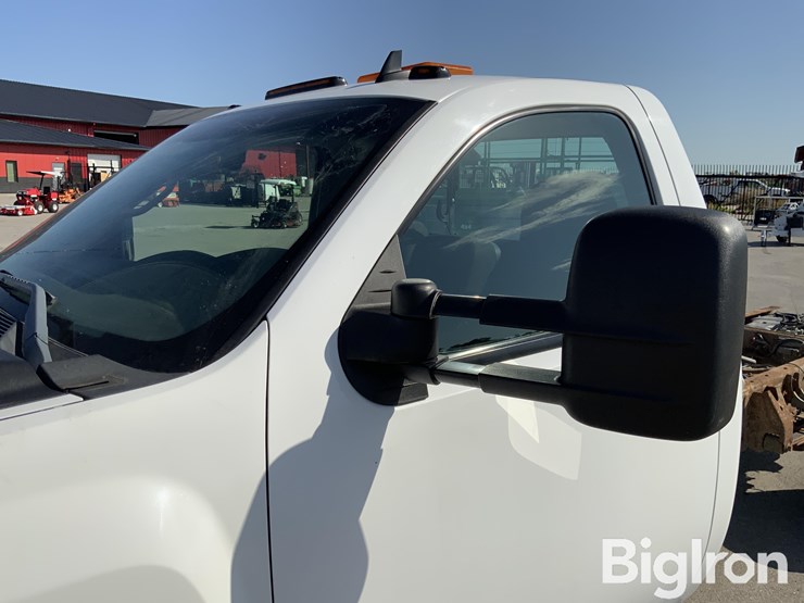 2013-chevrolet-3500hd-image-15