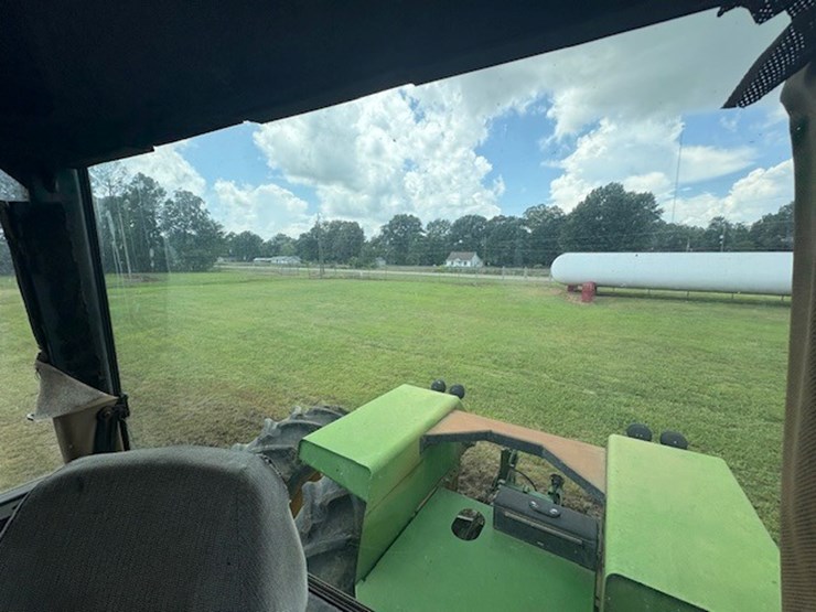 john-deere-8560-image-65