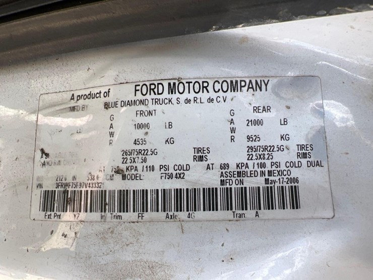 2007-ford-f750-xl-image-24