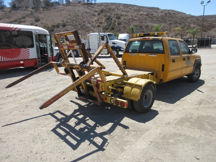 2001-gmc-3500-image-3