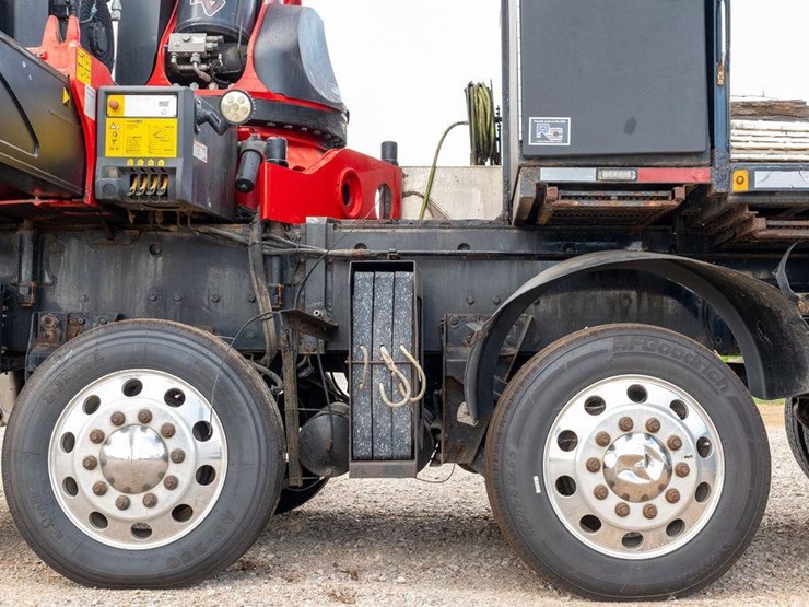 2018-kenworth-t880-image-23