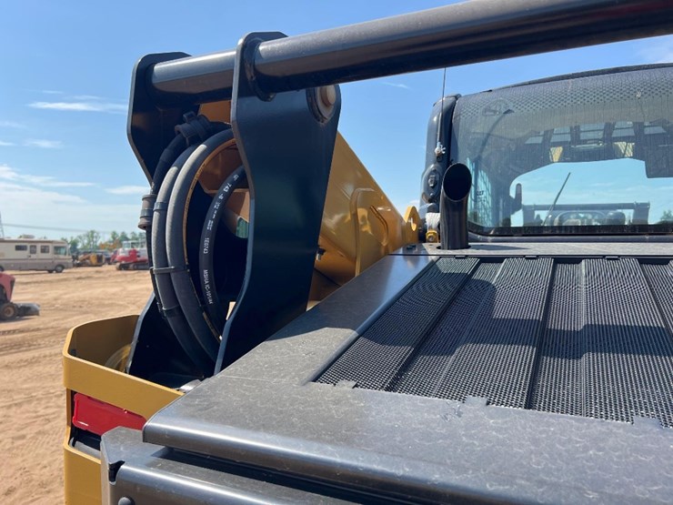 2025-caterpillar-265-skid-steer-image-21