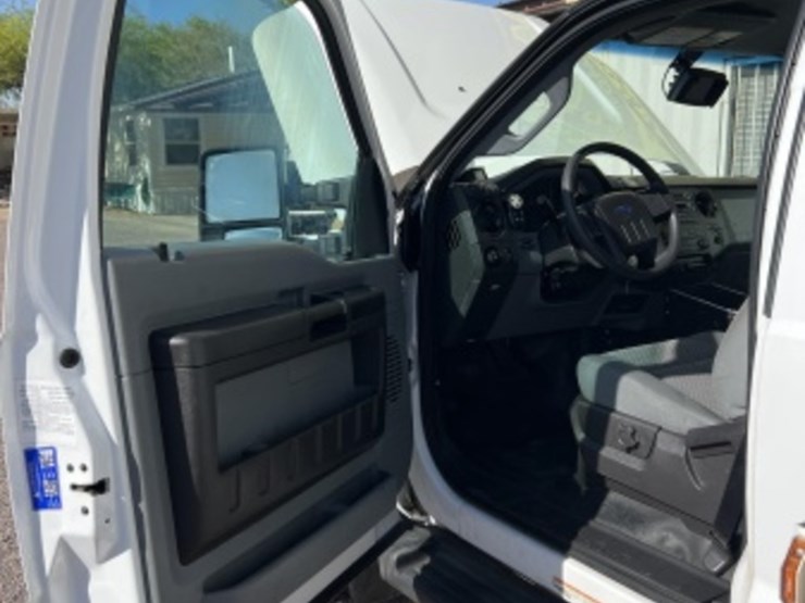 2016-ford-f550-image-25