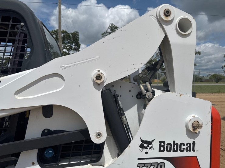 2019-bobcat-t770-image-16