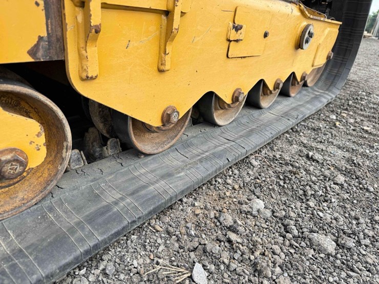 2022-caterpillar-299d3-image-35
