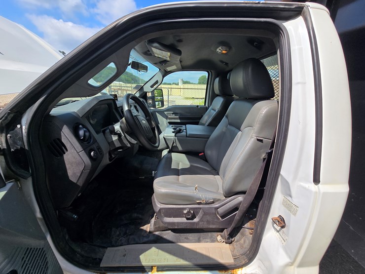 2011-ford-f550-image-71