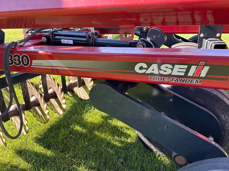 case-ih-330-image-7