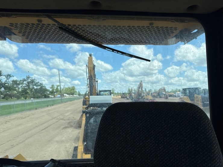 2018-caterpillar-d6t-lgp-image-38