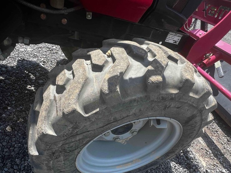 2017-mahindra-max26xl-tractor-image-10