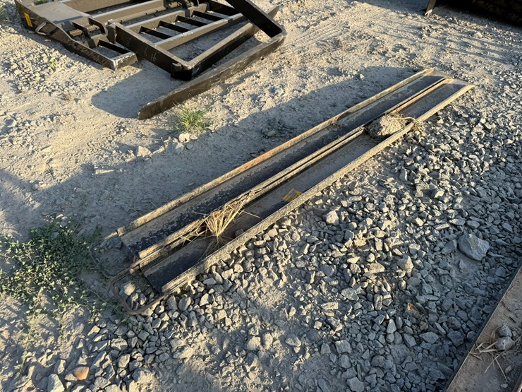 #2073-•-84"-skid-steer-forks-inv#:-24899-image-1