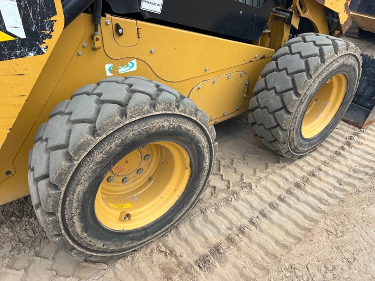 2016-caterpillar-262d-image-18