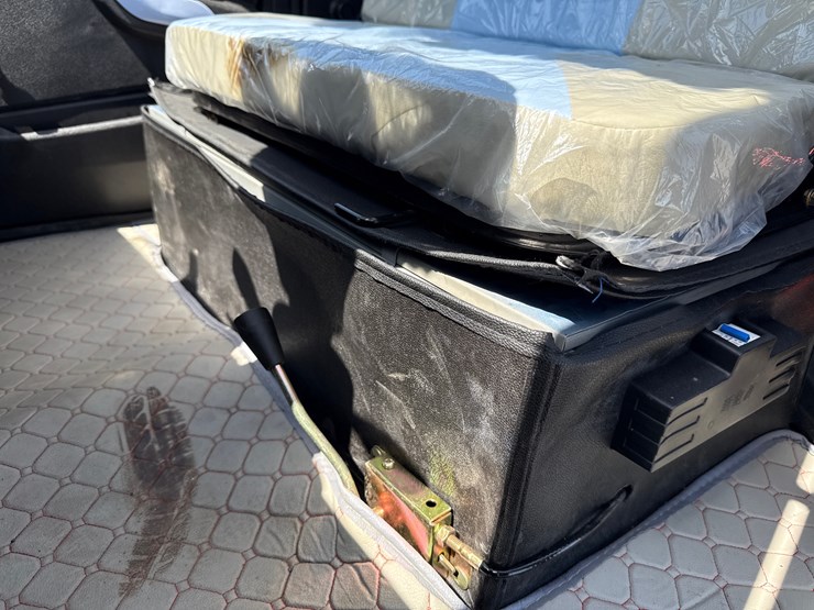 #31-•-unused-cv-mini-truck-inv#:-31227-image-15