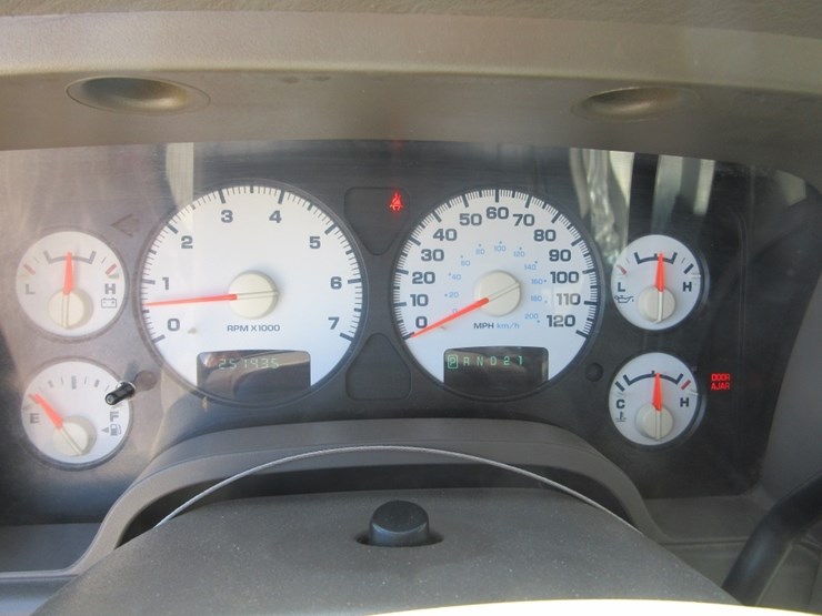 2005-dodge-ram-2500-image-18