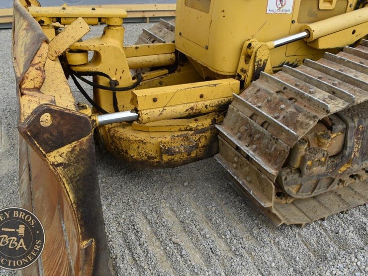 2015-komatsu-d61exi-23-image-10
