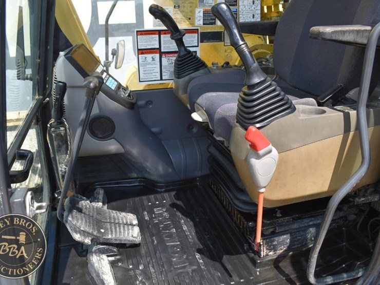 2014-komatsu-pc360-lc-10-image-88
