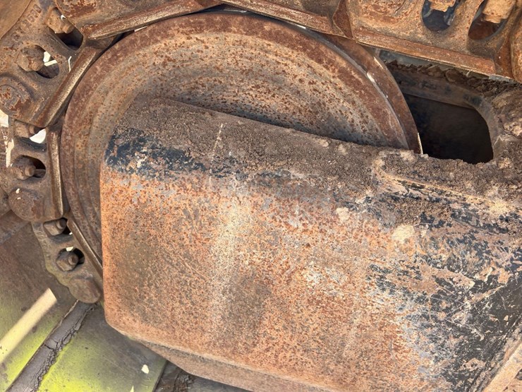 2016-caterpillar-335fl-image-28
