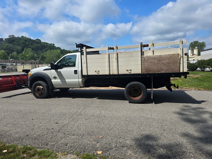 2011-ford-f550-image-15