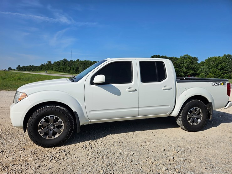 2016-nissan-frontier-image-5