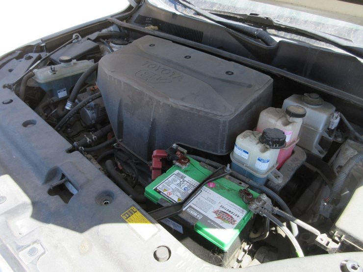 2014-toyota-rav4-image-5