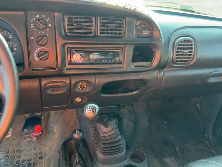 2001-dodge-ram-2500-image-19