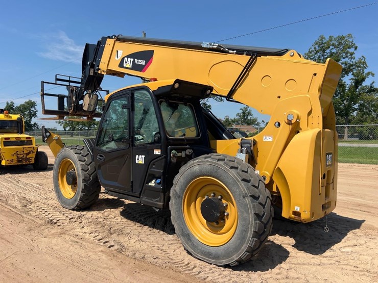 2020-caterpillar-tl1255d-image-2