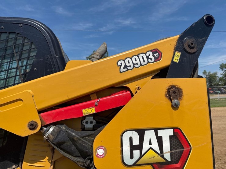 2020-caterpillar-299d3-xe-image-23
