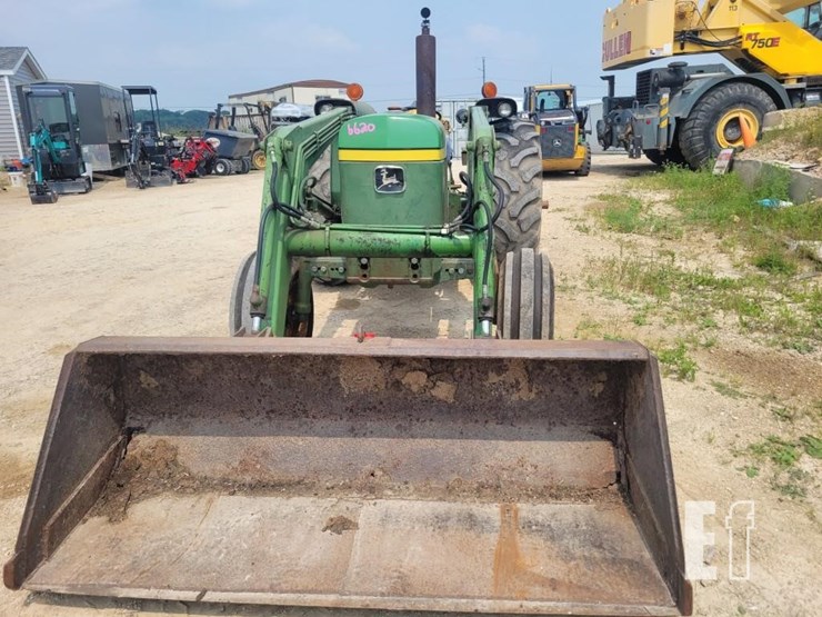 john-deere-2640-image-3