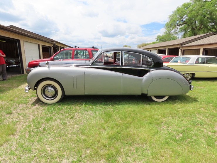 1960-jaguar-mark-ix-image-4
