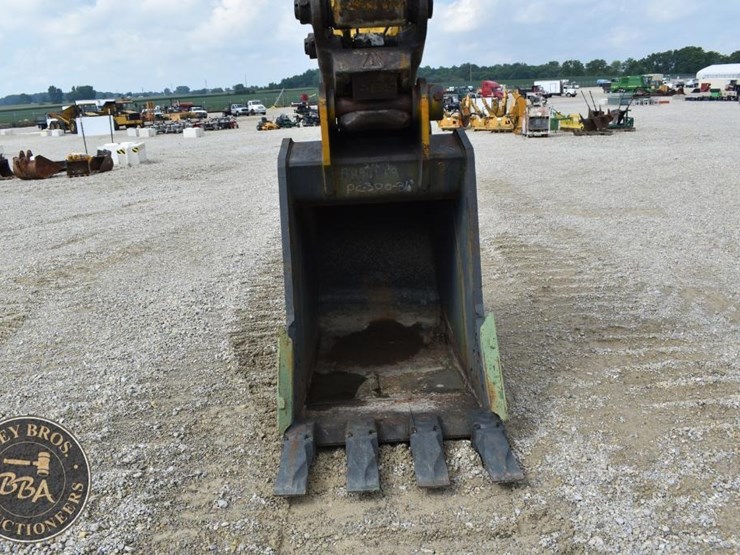 2015-komatsu-pc360-lc-11-image-19