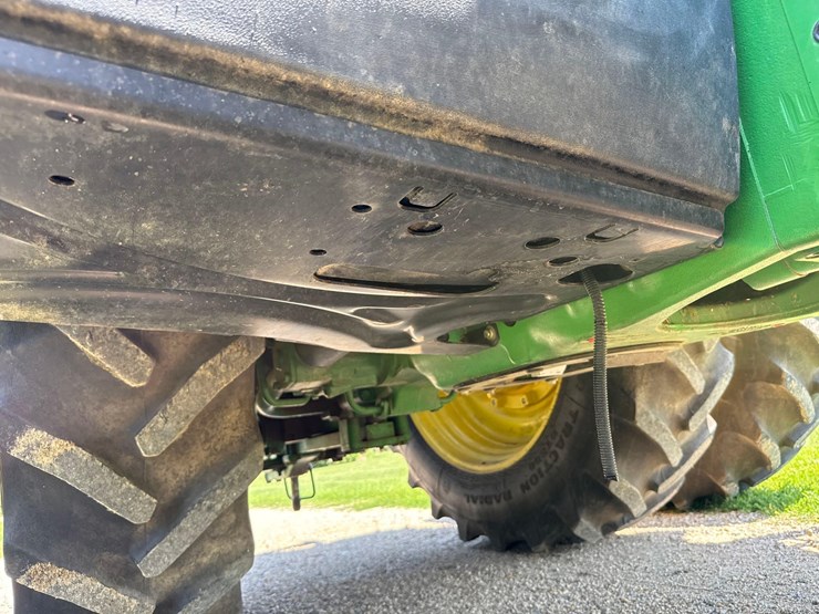 2013-john-deere-8260r-image-49