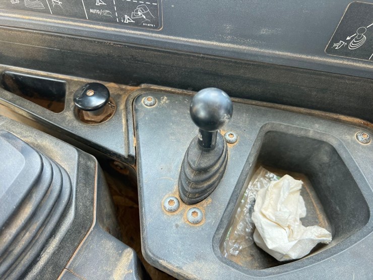 2019-caterpillar-d6-lgp-image-36