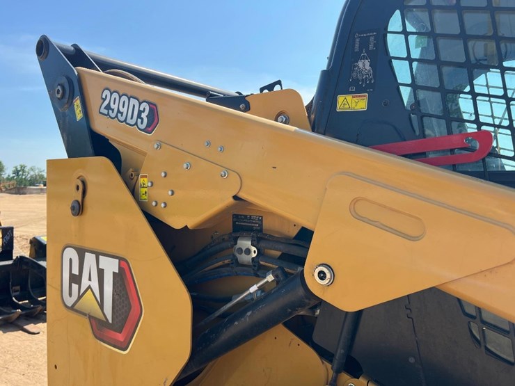 2024-caterpillar-299d3-image-24