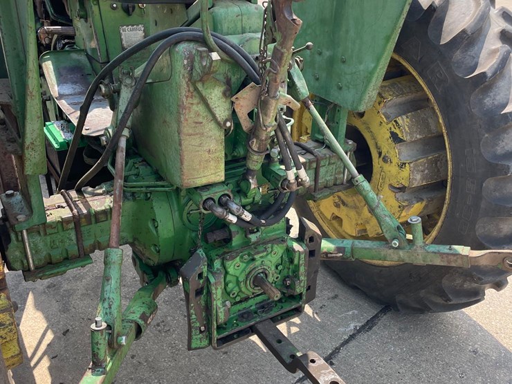 john-deere-3010-image-7