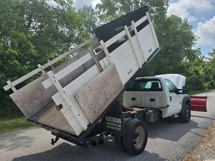 2011-ford-f550-image-96