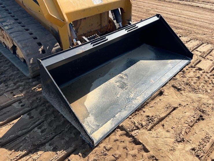 2016-caterpillar-259d-image-14