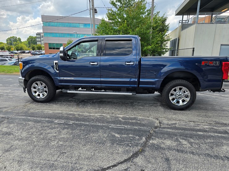 2017-ford-f350-image-10