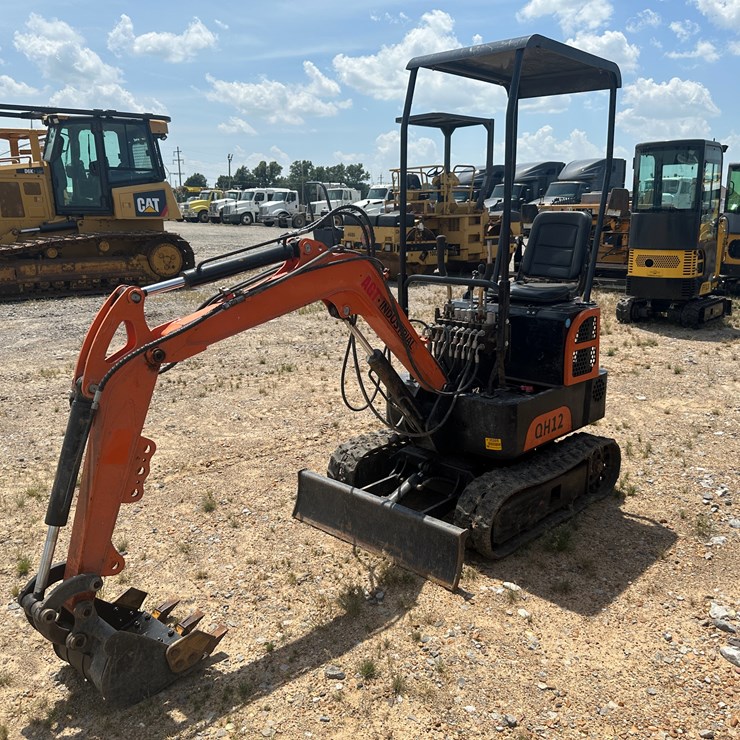 #81 • AGT Q12 Mini Excavator Inv#: 25205