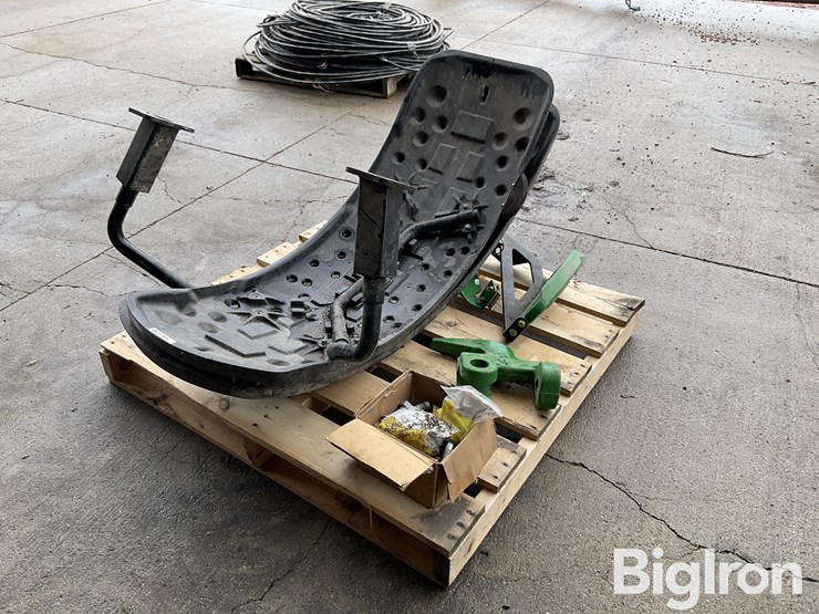 john-deere-front-fenders-image-1