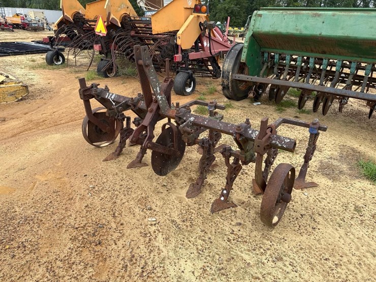 114---2---row-cultivator-tool-bar-image-2