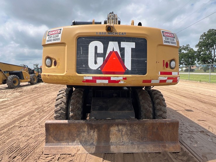 2011-caterpillar-m318d-image-3