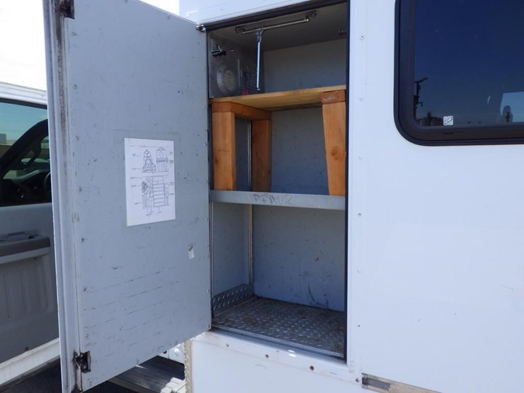 2014-ford-f550-image-12