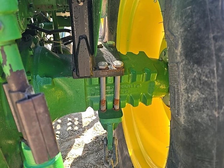 2015-john-deere-5065e-image-30