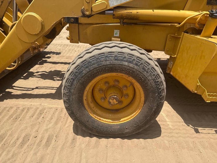 2003-caterpillar-420d-image-10