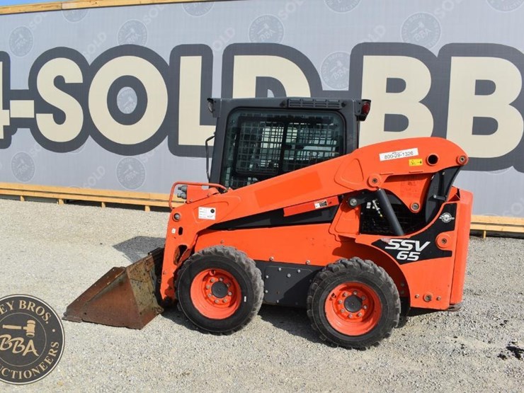 2020-kubota-ssv65-image-12