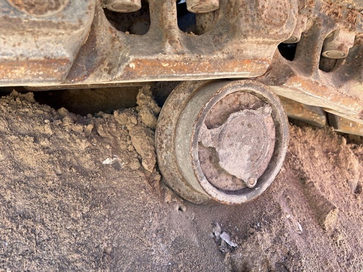 2013-deere-470g-lc-image-17