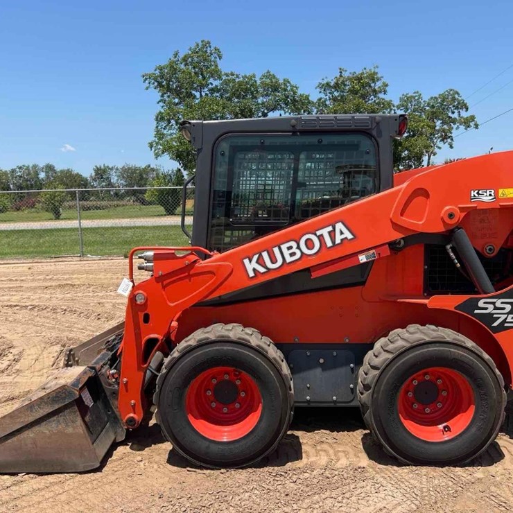 2020 KUBOTA SSV75